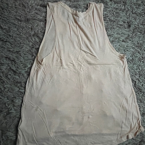 Express Tank Tops (3) - Picture 6 of 10